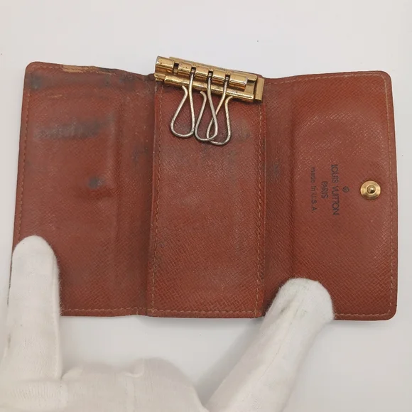 🏷 Louis Vuitton Monogram Key Holder - Picture 5 of 5